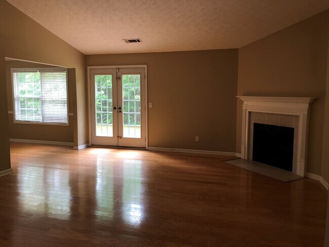 Building Photo - 364 Inman Rd