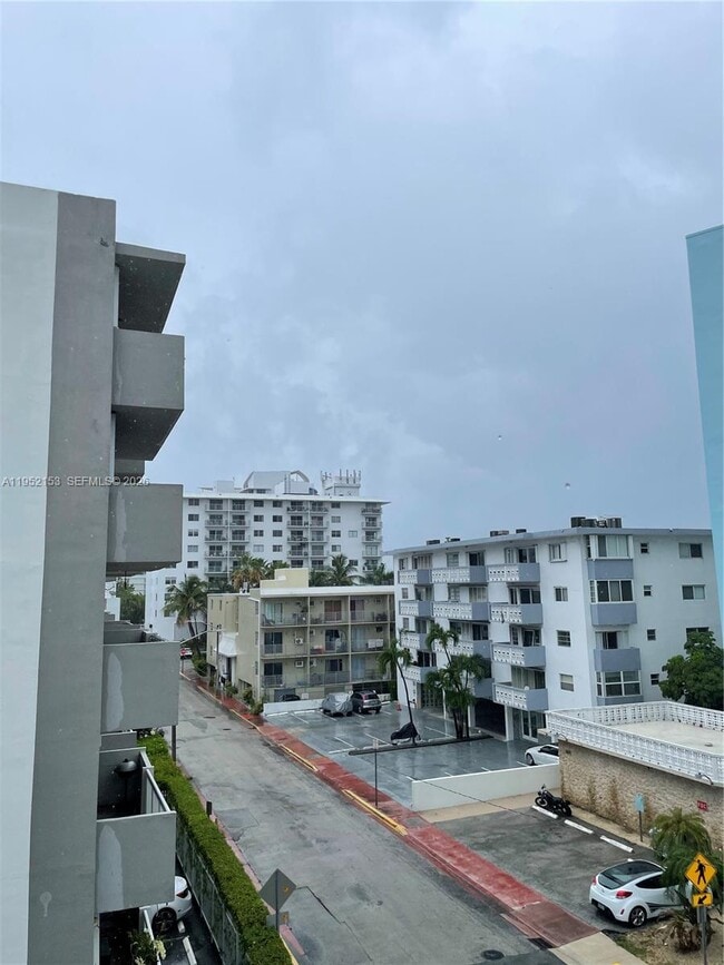 Building Photo - 1674 Bay Rd