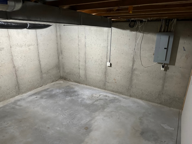 Building Photo - 2010-2012 Autumn Lane, Unit 2012