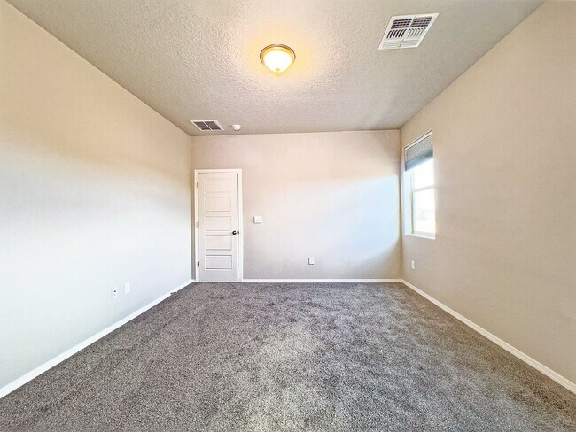 Building Photo - Single Family Home