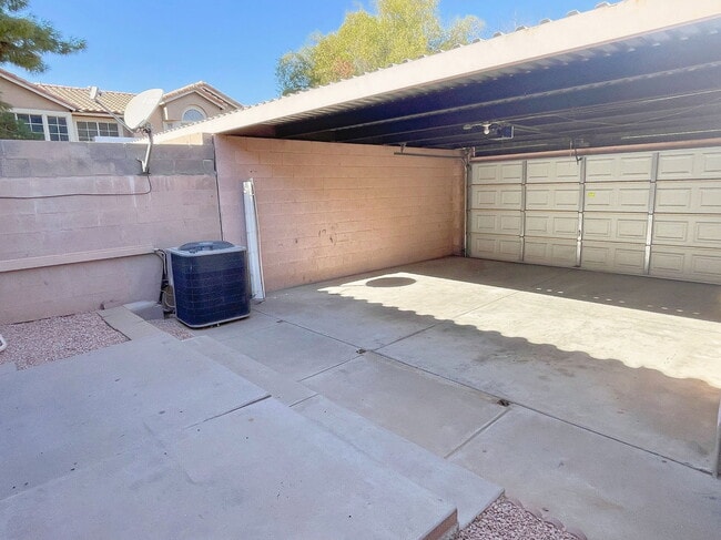 Building Photo - 2875 W Highland St