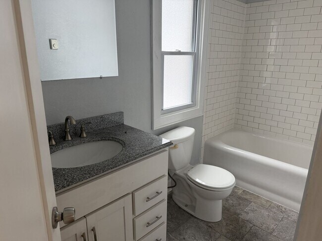 Building Photo - 2031 E Marion St