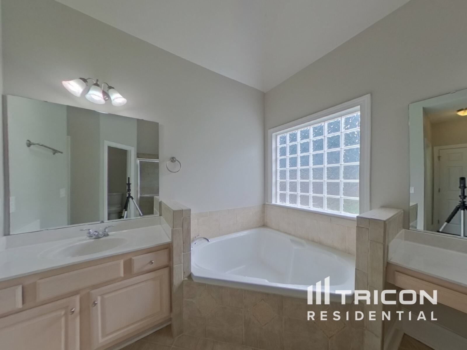Building Photo - 1129 Moray Ct