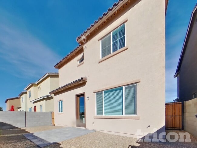 Building Photo - 4551 E Gary St