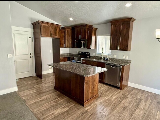 Building Photo - 7081 Hollow View Ct