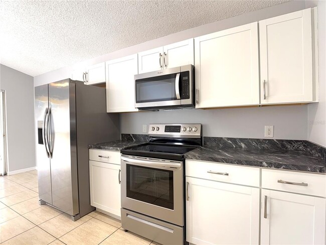 Building Photo - 732 Casterton Cir