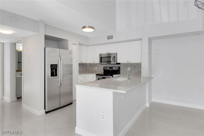Building Photo - 1210 Wildwood Lakes Blvd