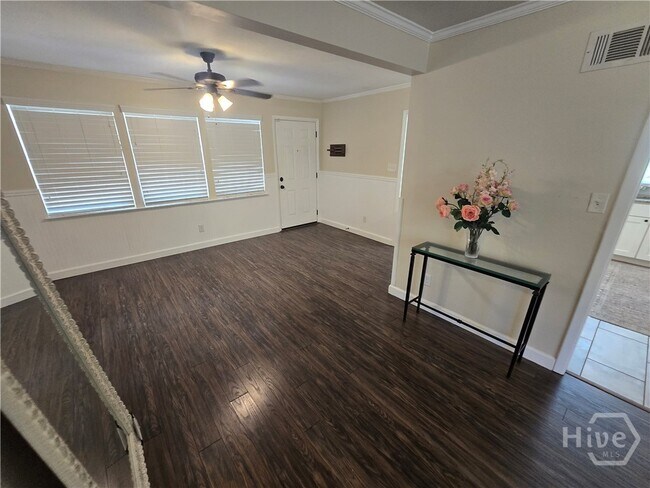 Building Photo - 5014 Spartan Dr