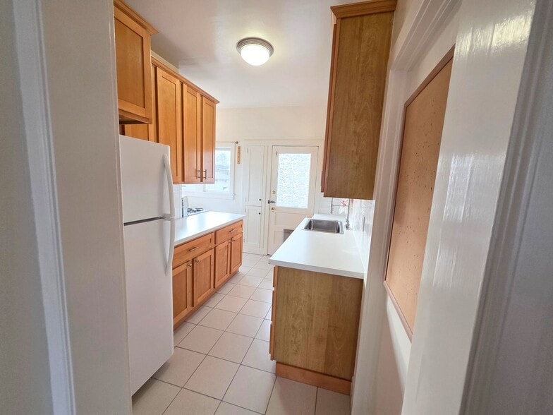 Building Photo - 1621 E 38th St