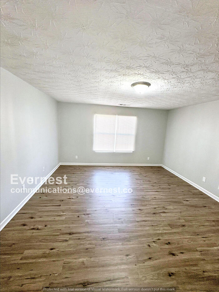 Building Photo - 1997 Oak Terrace Dr SE