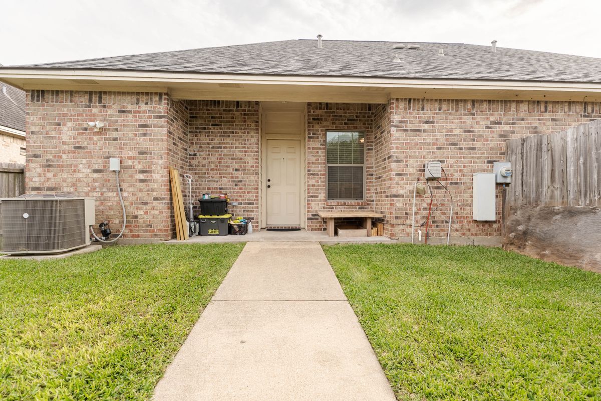 Building Photo - 117 Kleine Ln