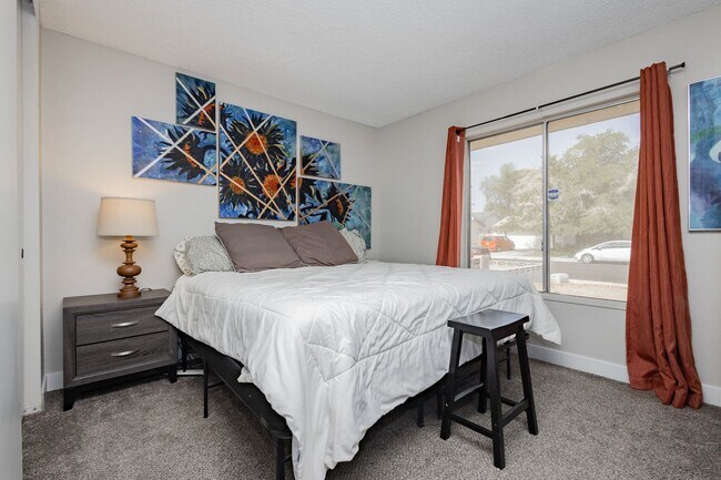 Building Photo - Fully Furnished single story home in Las Vegas with STYLE!