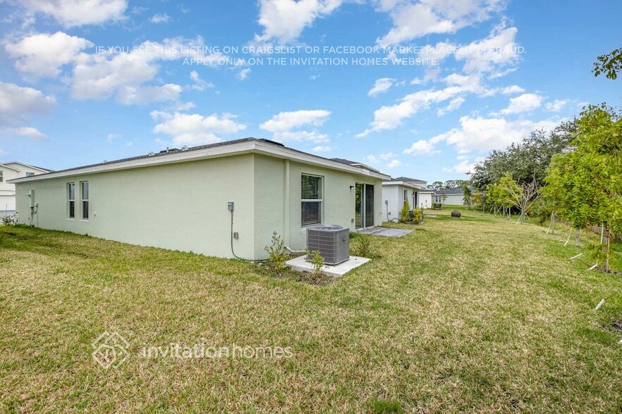 Building Photo - 1400 Diablo Cir SW