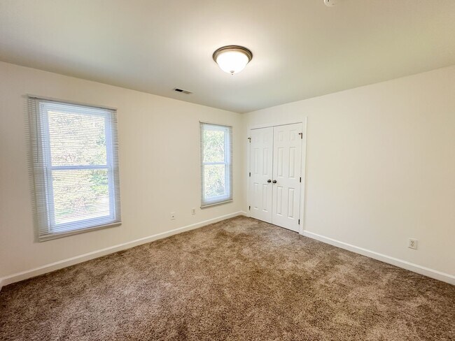 Building Photo - Cozy Oasis in Wake Forest!