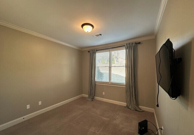 Building Photo - 5 Bedroom /4 Bath House in LAKELAND!!!