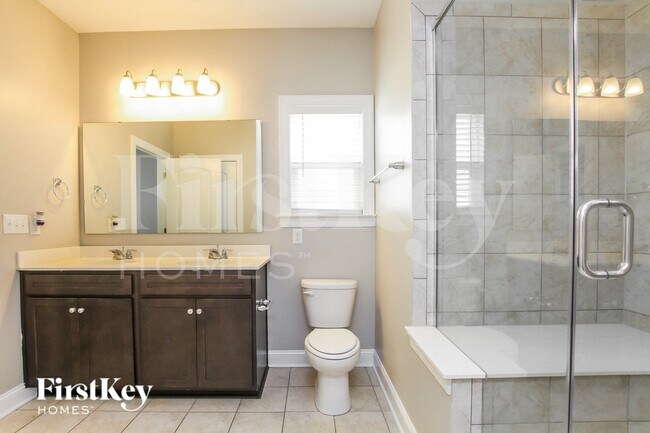 Building Photo - 206 Paradise Hills Cir