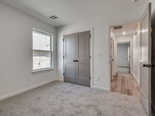 Building Photo - Brand New Home in Noble!