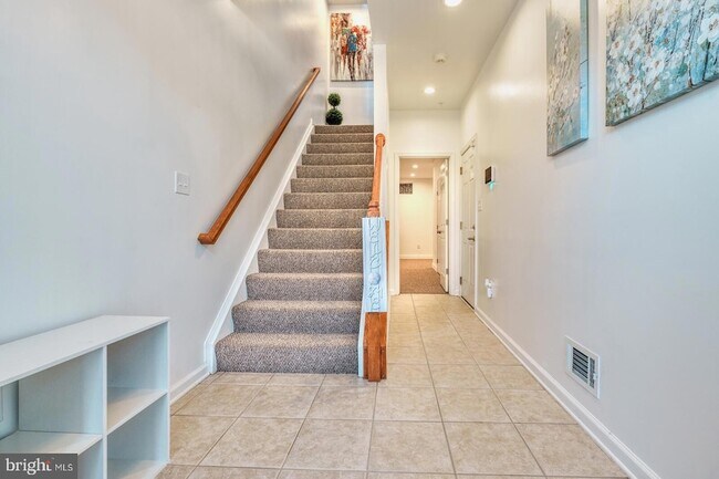 Building Photo - 134 Riverwatch Dr