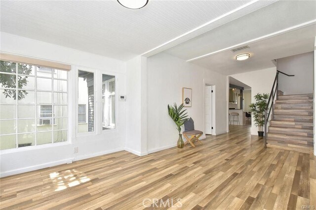 Building Photo - 757 N Loma Vista Dr