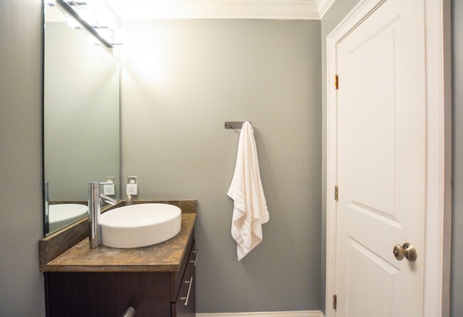 Building Photo - Fully Furnished Home in Downtown Charleston