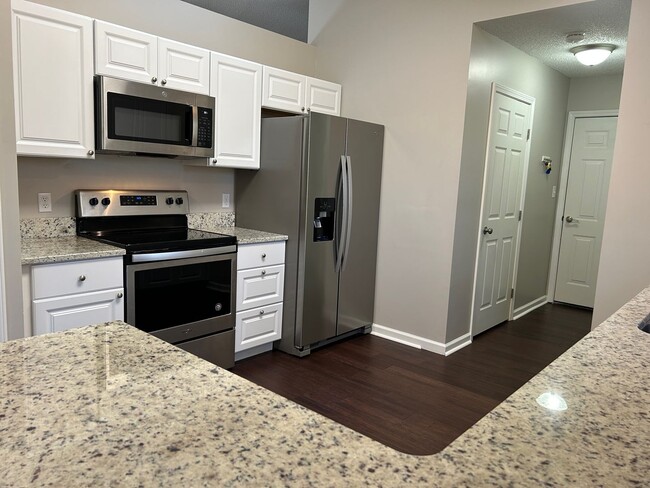 Building Photo - South AVL - Three Bedroom home with Wooded...