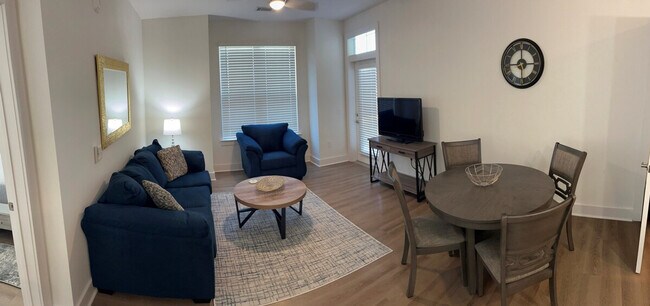 Building Photo - 853 Saddle Ridge Rd