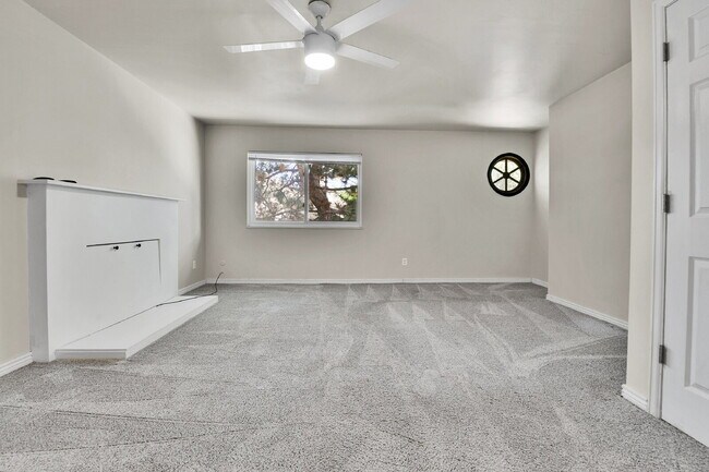 Building Photo - $2,795.00 - 4 Bedroom, 3 Bathroom, Single ...