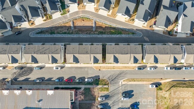 Building Photo - 554 Amalfi Dr