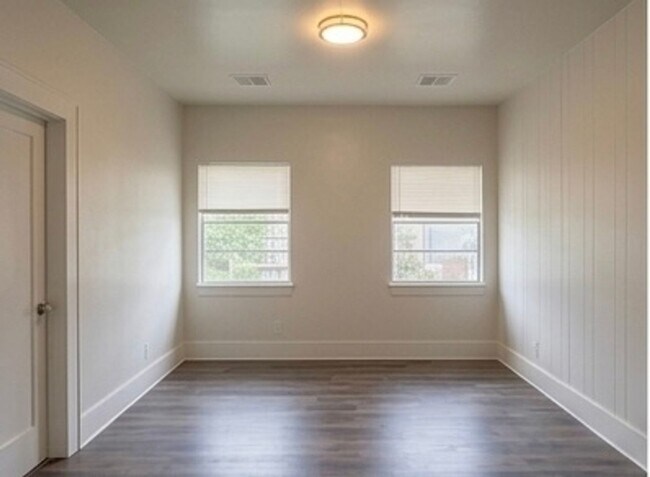 Building Photo - Remodeled Two Bedroom Home in NW OKC