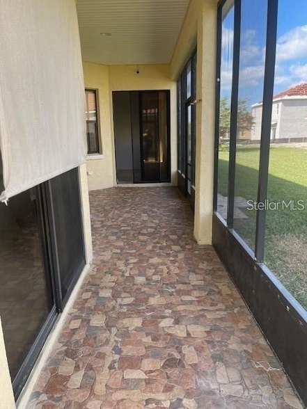 Building Photo - 415 Cinnamon Dr