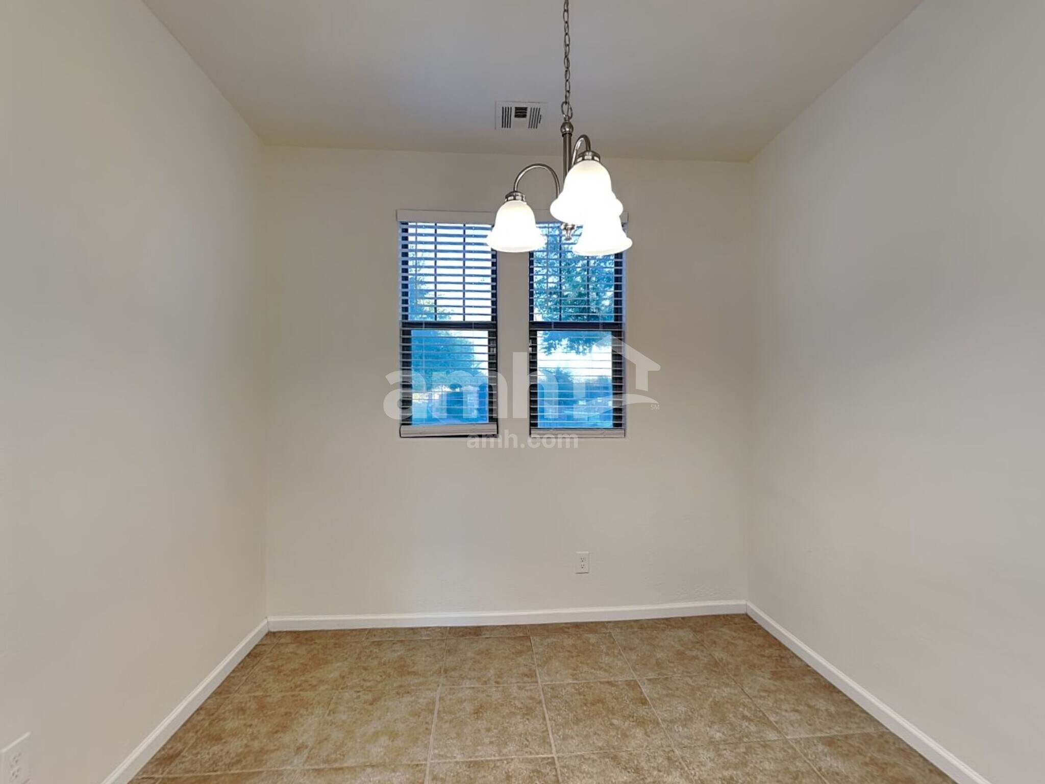 Building Photo - 2930 S Cole Dr