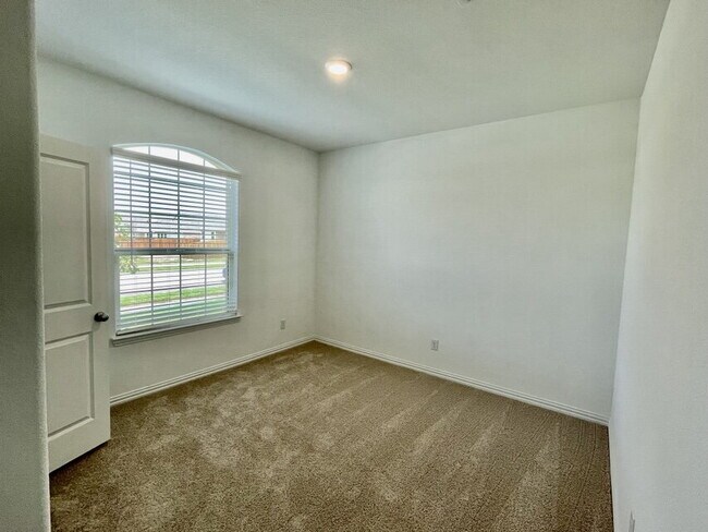 Building Photo - McKinney, TX Preserve at Honey Creek! Gorg...