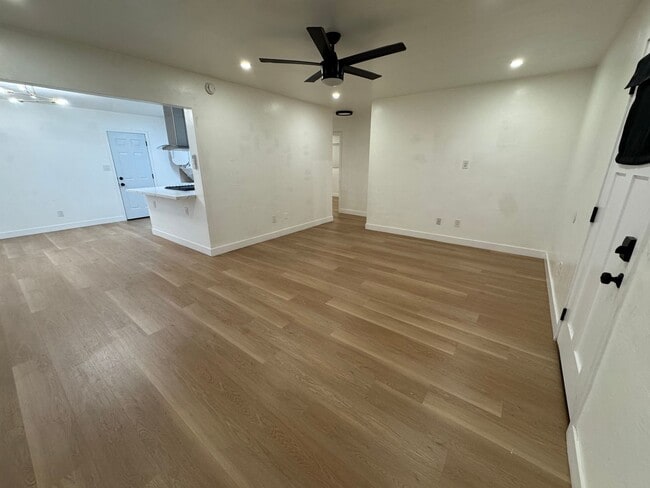 Building Photo - 569 Park Way