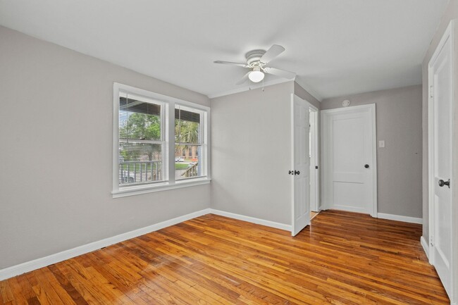 Building Photo - 4020 Avenue O 1/2
