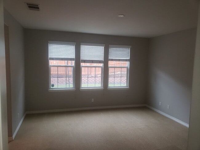 Building Photo - Harveston - 1 Story, 3 BR, 3 BA + Office/Den