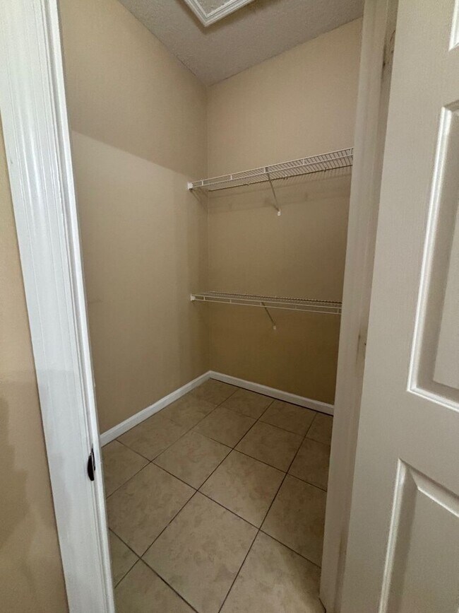 Building Photo - 35 Brunswick Ln