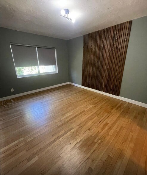 Building Photo - 9160 NE 8th Ave