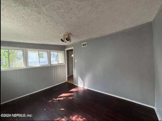 Building Photo - 2798 Herschel St