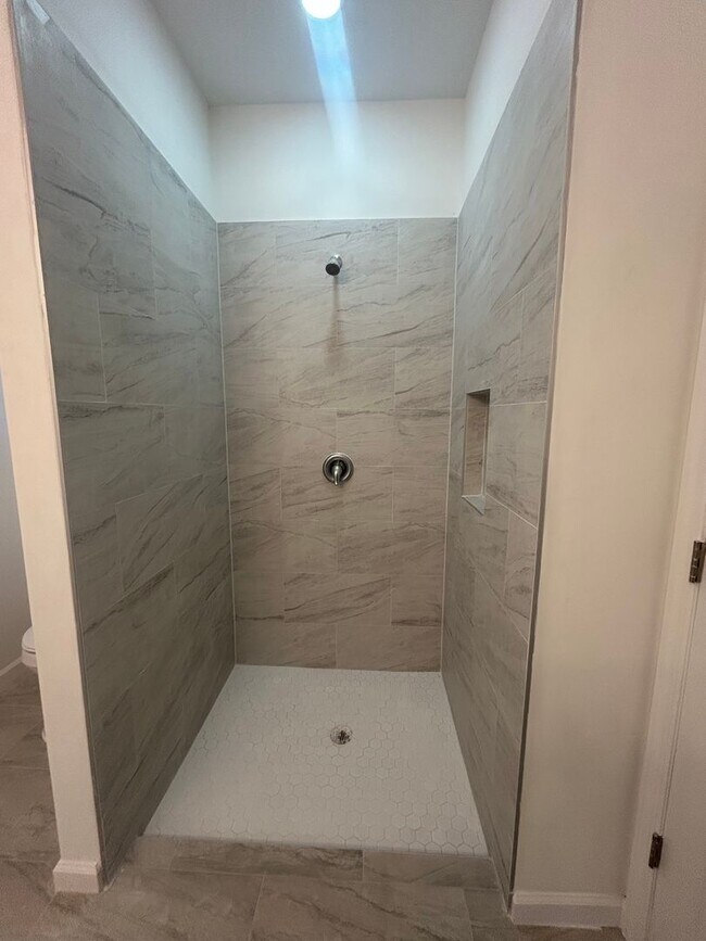 Building Photo - BRAND NEW CONSTRUCTION- 4 Bedroom 2 Bath-2 Car Garage-Serene Lake Placid Location