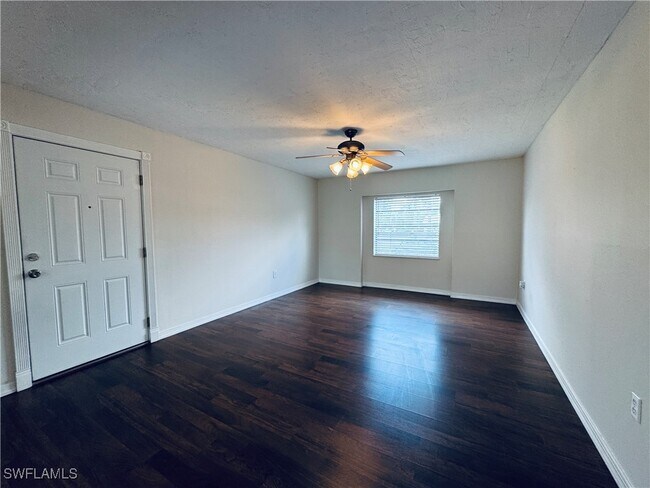 Building Photo - 12670 Kenwood Ln