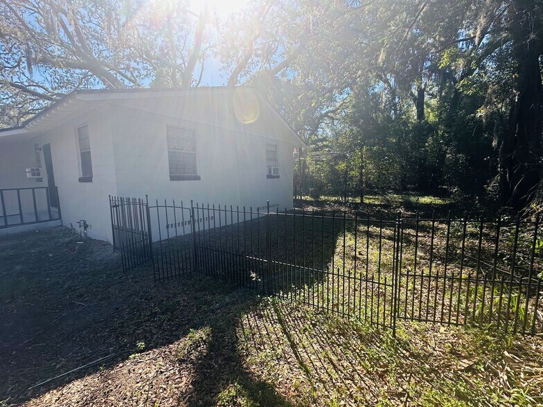 Building Photo - 4304 Grunthal St