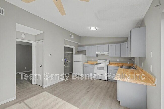 Building Photo - 8210 Kipling St
