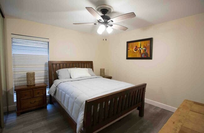 Building Photo - 3007 Willowbend Rd