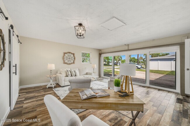 Building Photo - 458 Sandpiper Dr