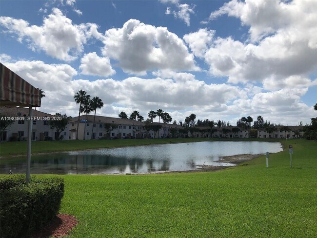 Building Photo - 1240 SE 31st Ct