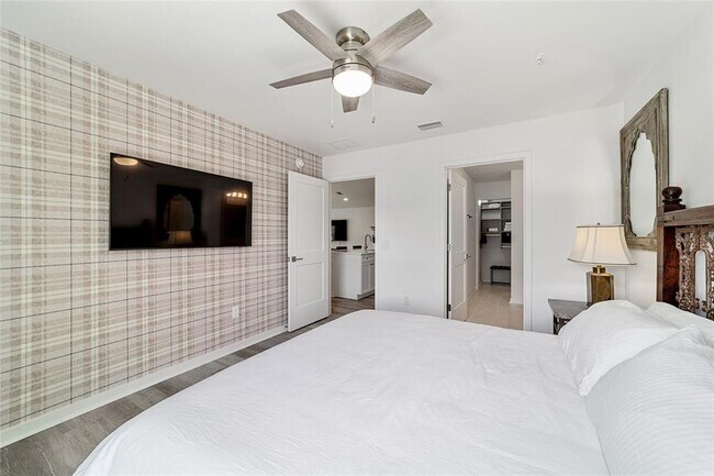 Building Photo - 4400 NW 74th Terrace