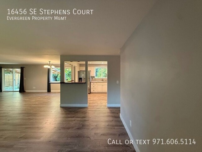 Building Photo - 16456 SE Stephens Ct