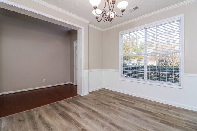 Building Photo - 123 Silver Arrow Cir