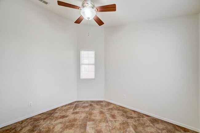 Building Photo - 1813 Lyell Canyon Ln