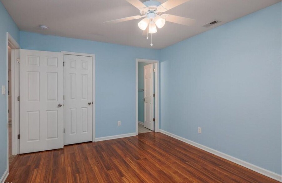 Building Photo - 1307 Eaglewood Dr